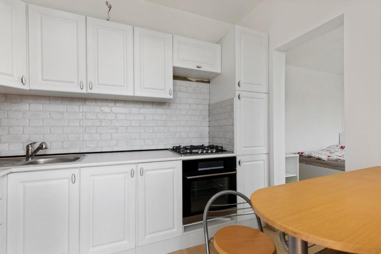 Apartment 20 Minutes From City Center W Netflix, Coffee Or Tea & Parking Bratislava Exterior photo