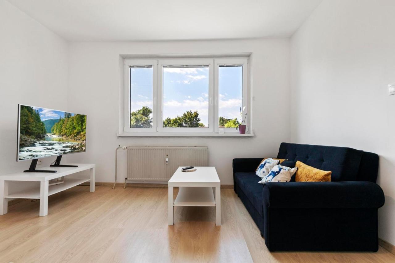 Apartment 20 Minutes From City Center W Netflix, Coffee Or Tea & Parking Bratislava Exterior photo